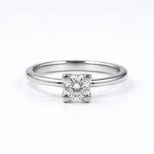 Crystal Crest Women`s ring in Silver