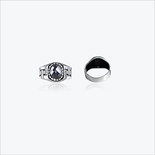Gravion Ring – Sterling Silver Elegance