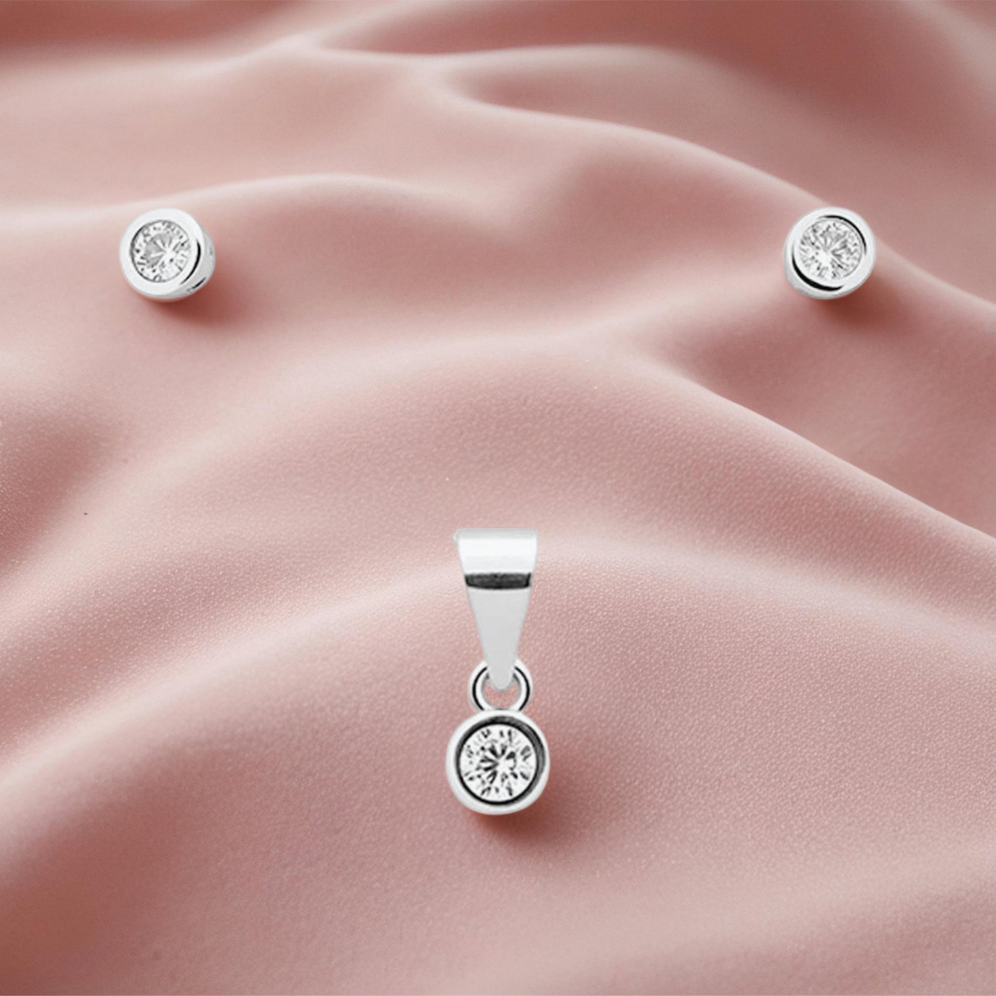 Eira Beam Pendant – Sterling Silver with Quiet Light