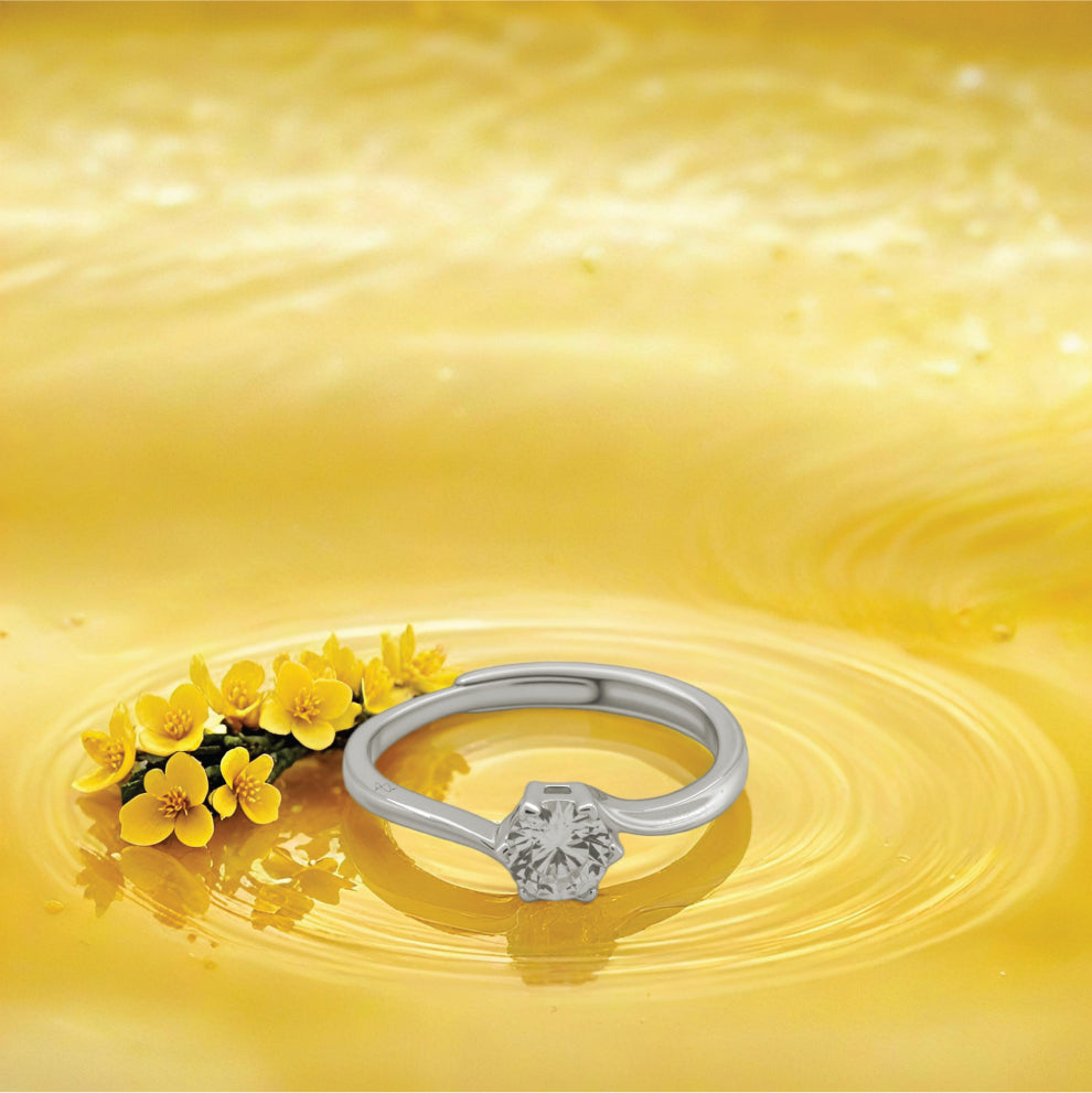 Twist Brilliance Ring – Sterling Silver with Timeless Elegance