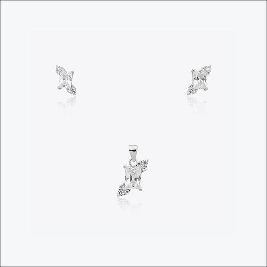 Eira Arc Pendant – Sterling Silver in Elegant Motion