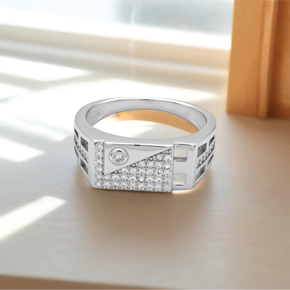 vero luxe ring – sterling silver with modern sophistication