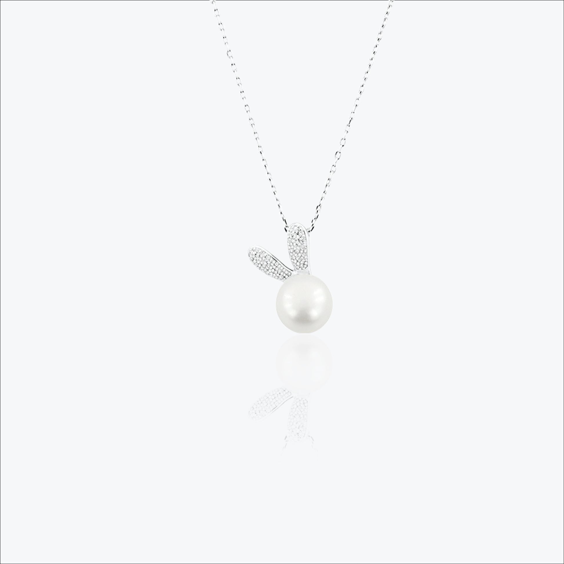 Lapinelle Pendant – Sterling Silver in Whimsical Grace