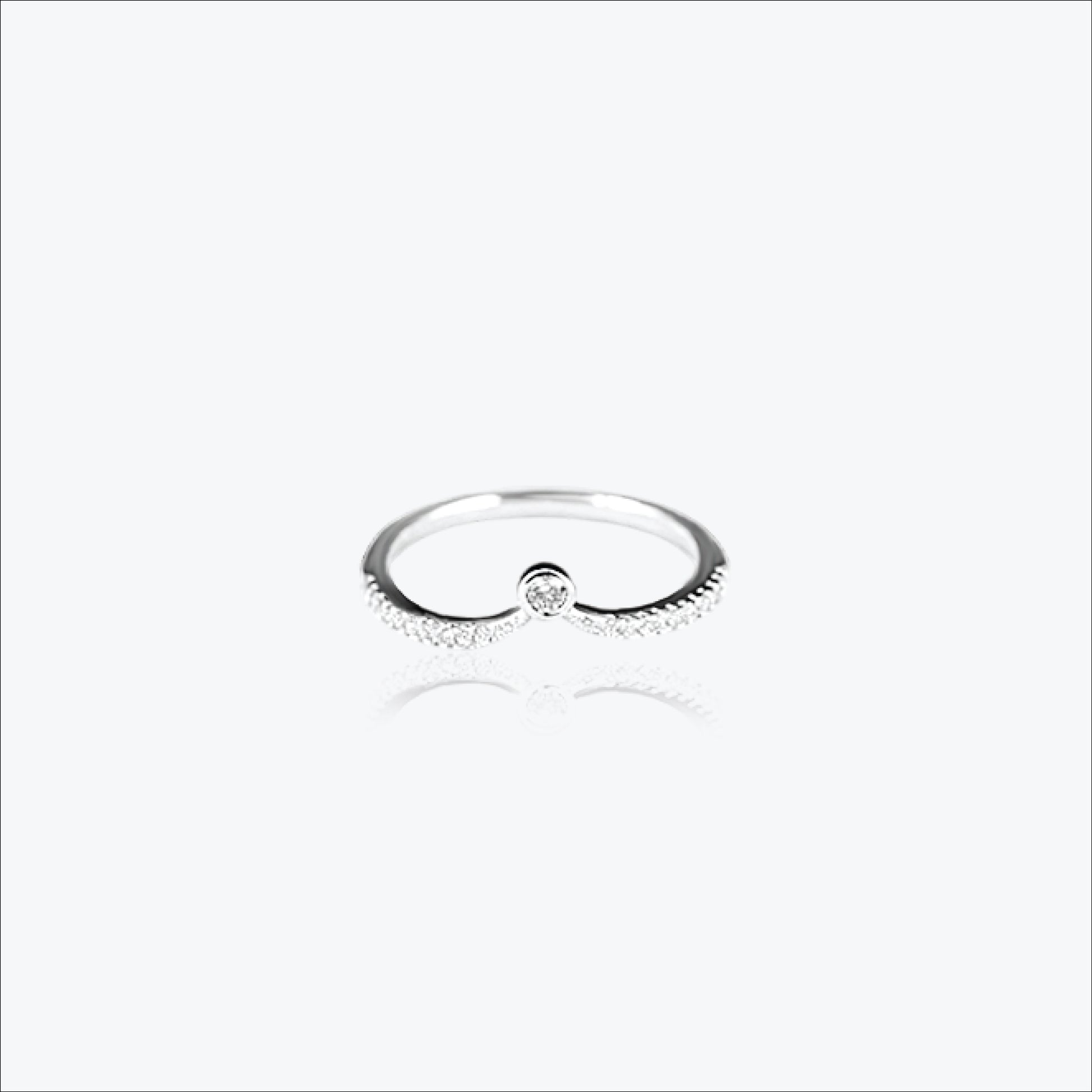 Lumora Ring – Sterling Silver in Timeless Sparkle