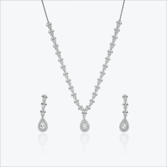 Sylvara Necklace – Sterling Silver in Nature’s Flow