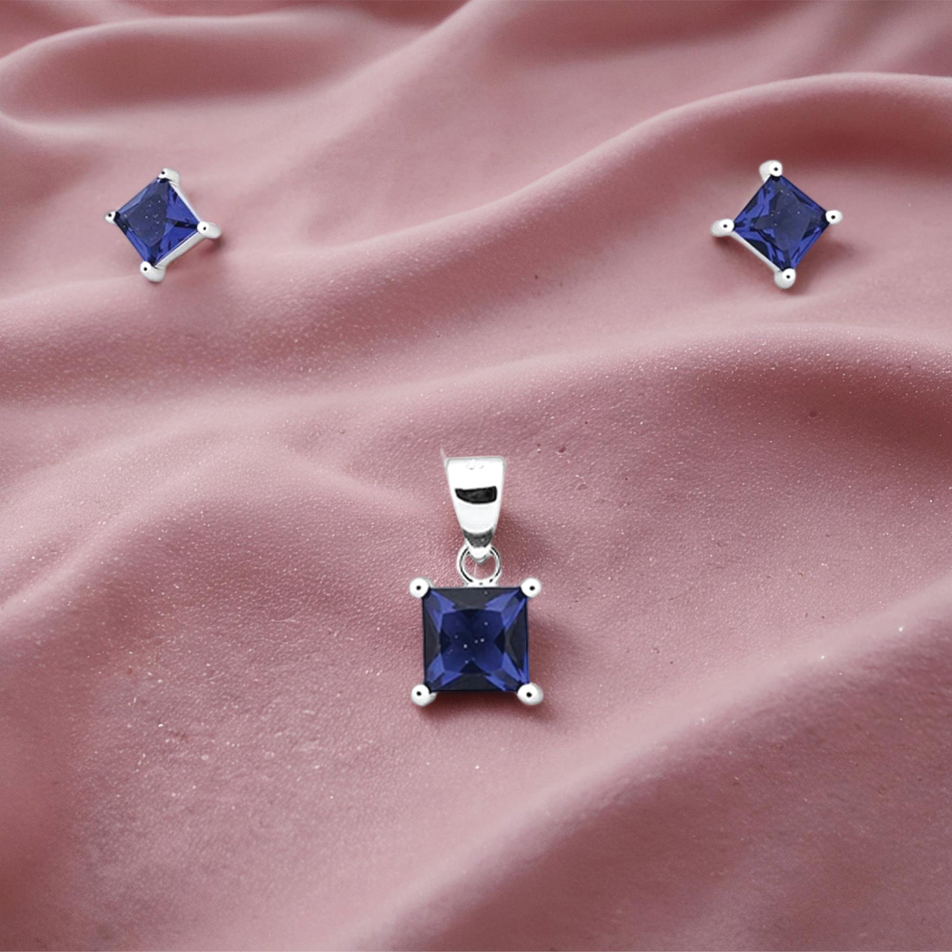 Blueview Pendant – Sterling Silver in Sleek Brilliance