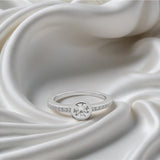 Centre stoned Women`s ring in Silver