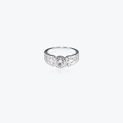 Valeron Ring – Sterling Silver in Refined Brilliance