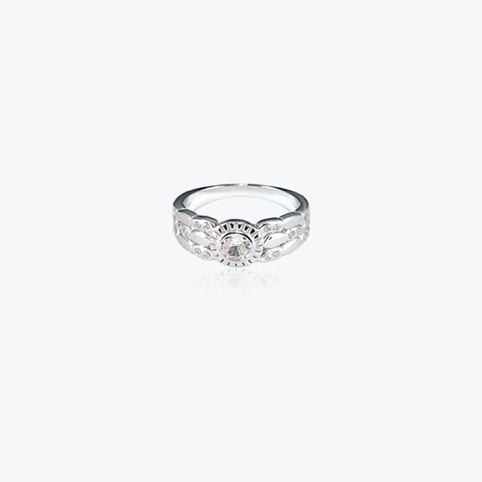 Valeron Ring – Sterling Silver in Refined Brilliance