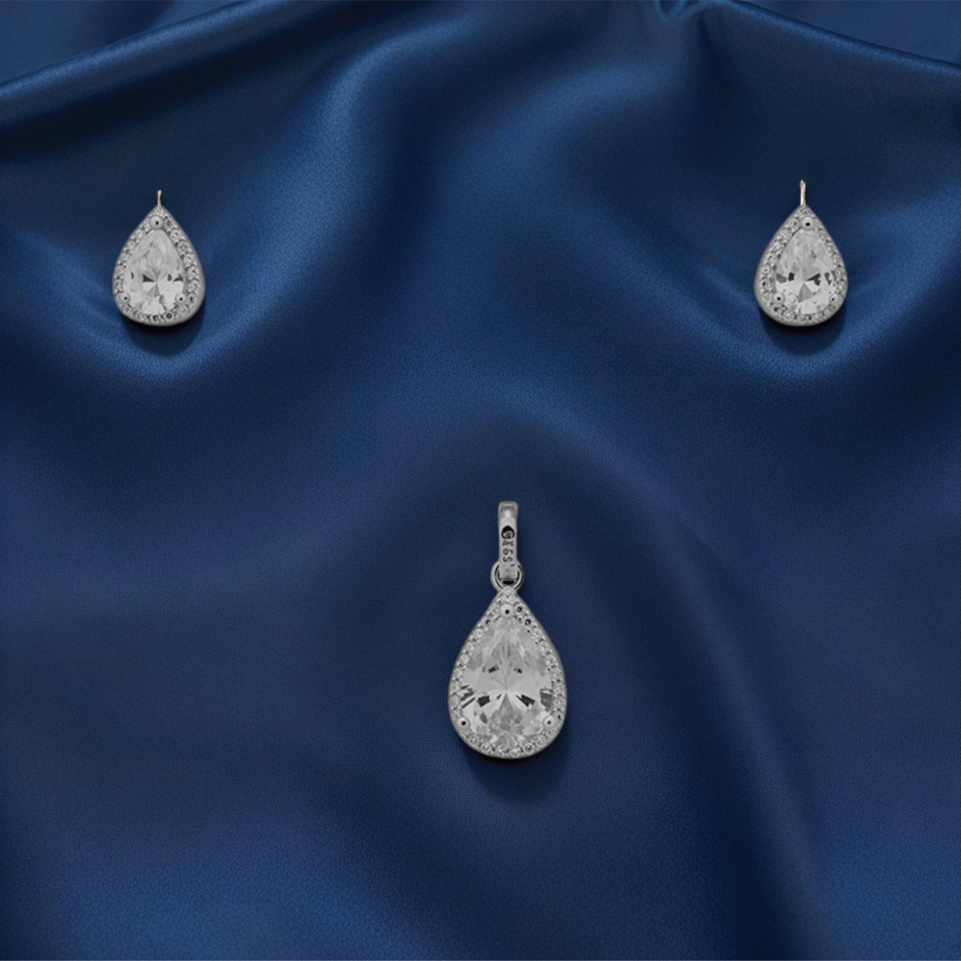 Eira Almond Set – Sterling Silver in Refined Glow
