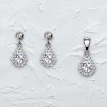 Sharp teardrop Women`s pendant set in silver
