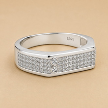 Majestic Crest Men’s Ring in Silver