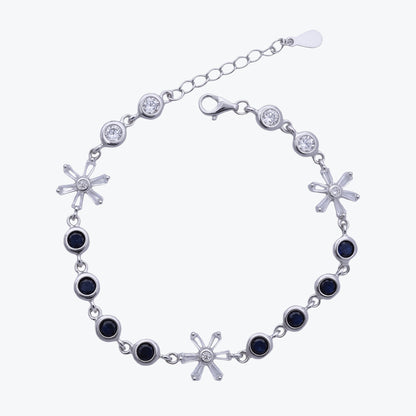 Heartlink Charm Bracelet – Sterling Silver with Timeless Elegance