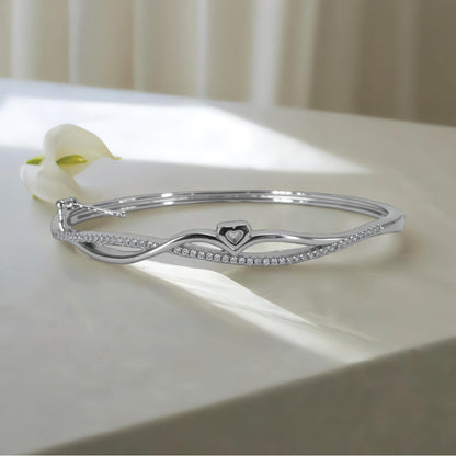 Ebb & Heart – Sterling Silver Flowing Elegance