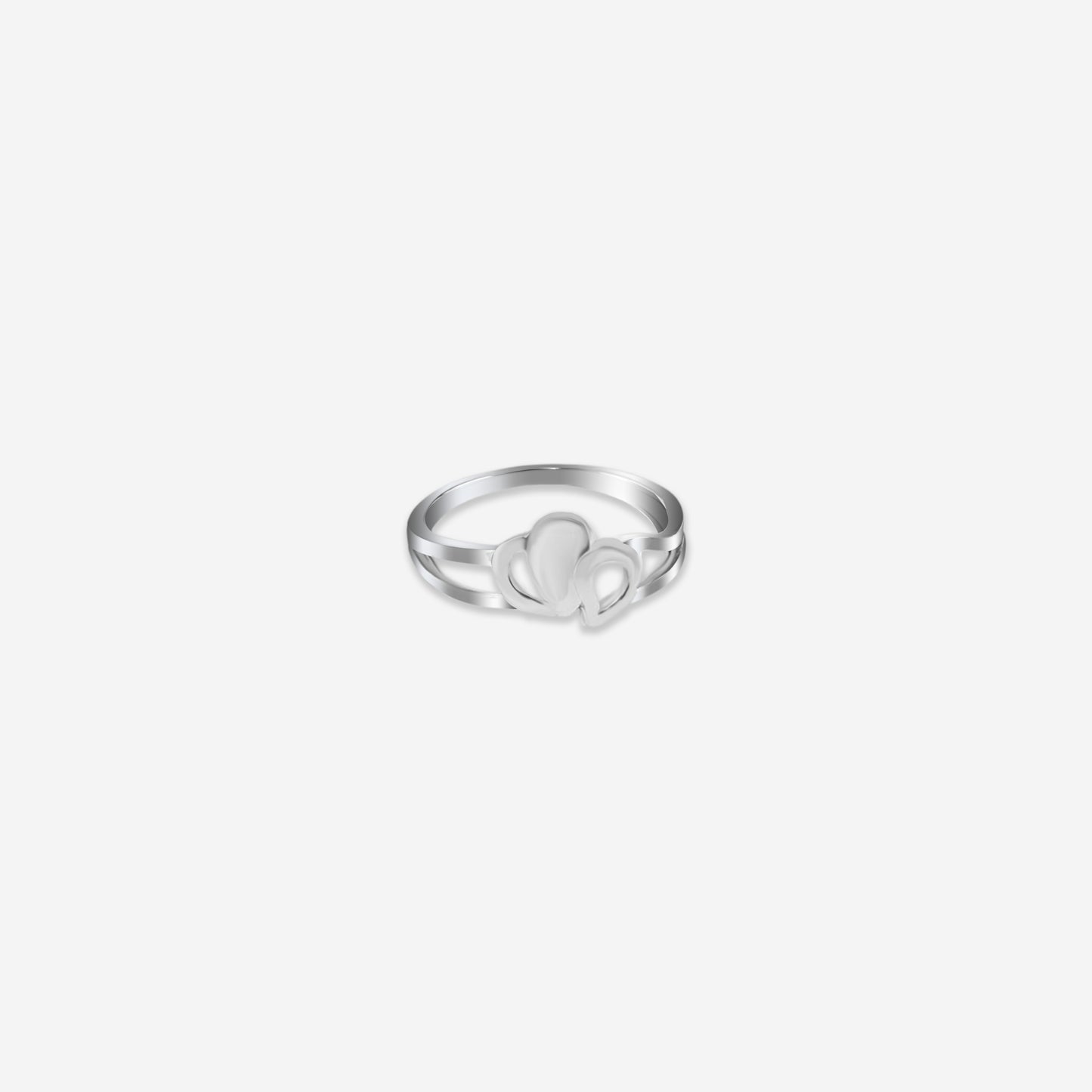 silver ring with heart design
