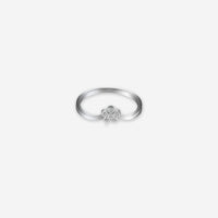 Silver ring with a floral design