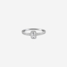 Sterling silver Lustre Crest Ring – with Radiant Elegance